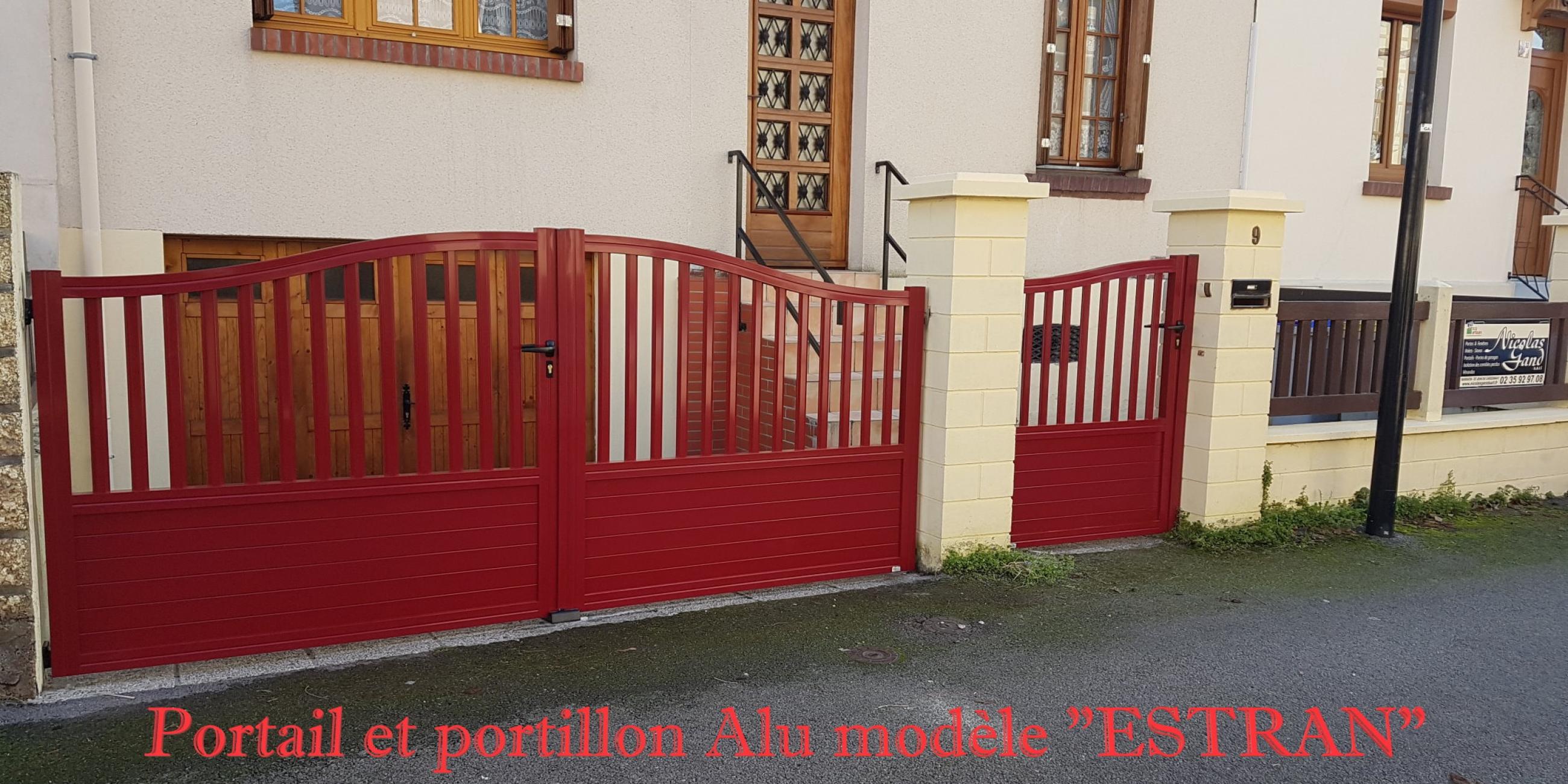 Portail avec portillon aluminium chapeau de gendarme