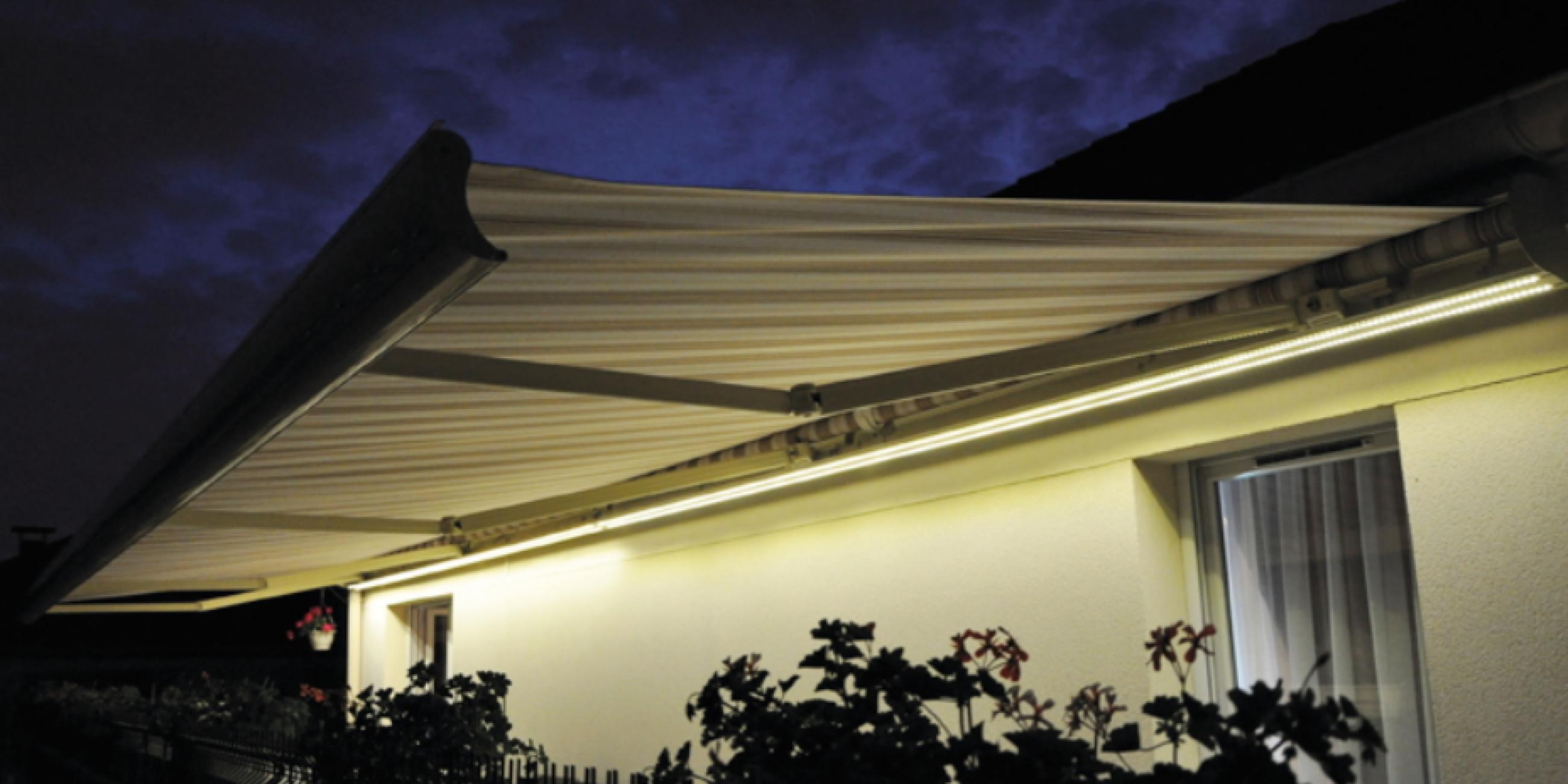 Store Banne coffre Ruby avec led